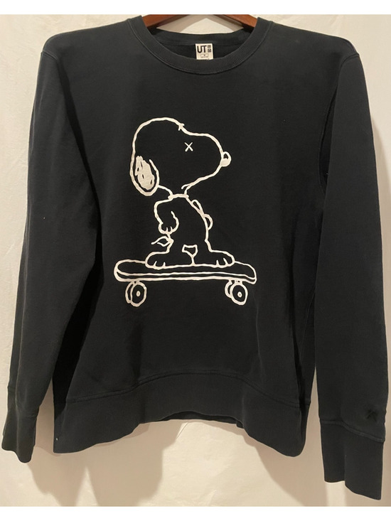 Uniqlo Other - Peanuts Snoopy x KAWS Uniqlo Skateboard Graphic Crewneck Black - M